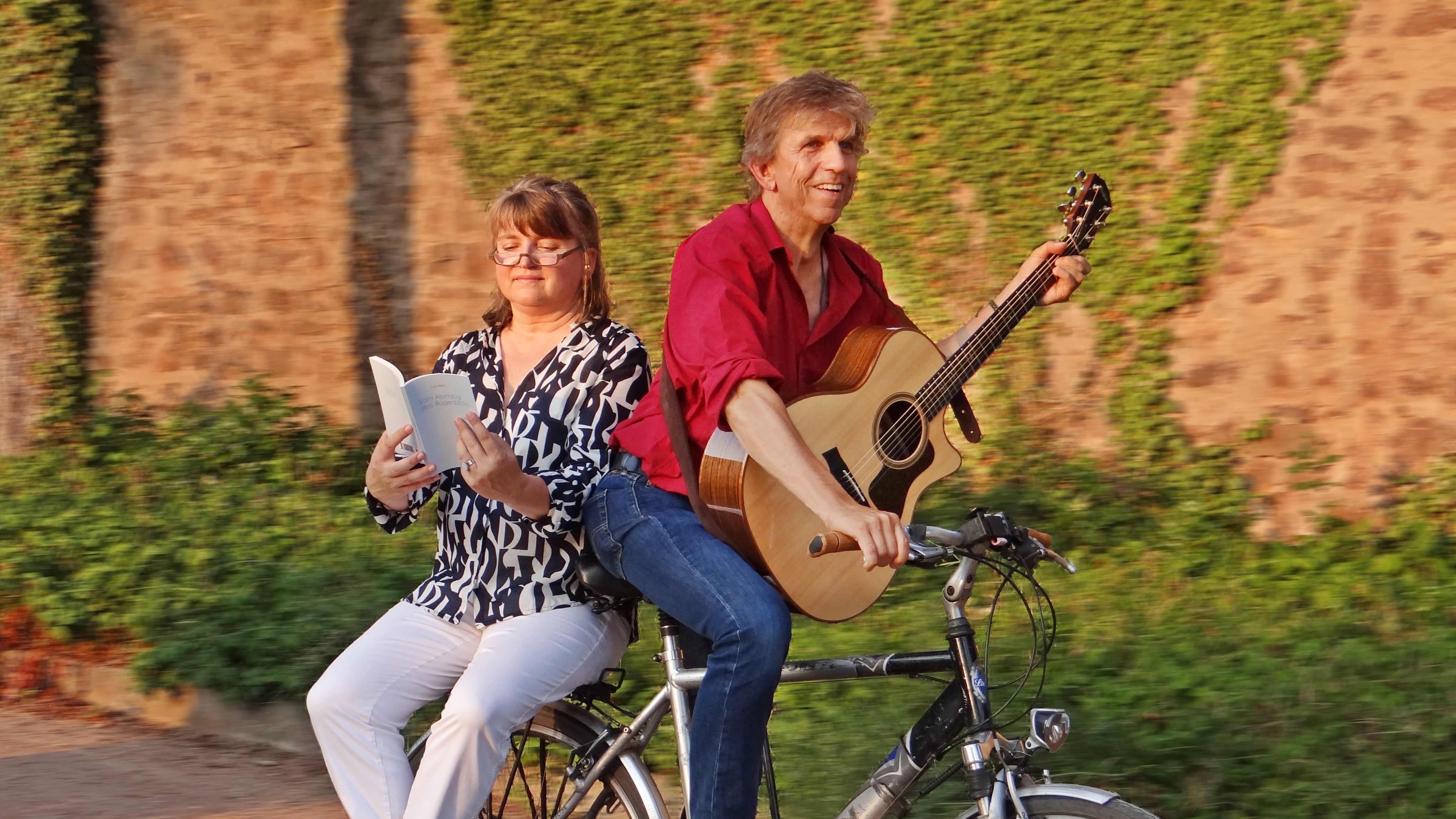 Trollius Weiss und Lore Reich - Musik und Literatur